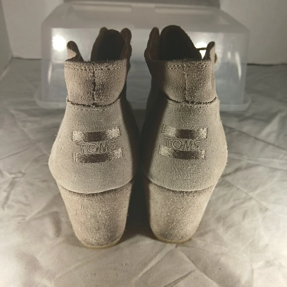 TOMS Desert Wedge Taupe Suede Lace Up Ankle Boots Womens 9.5 Chukka‎ Heel 300216